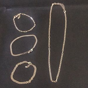 4 Pc gold-tone Jewelry lot ( 3 bracelets/1 necklace) Preowned